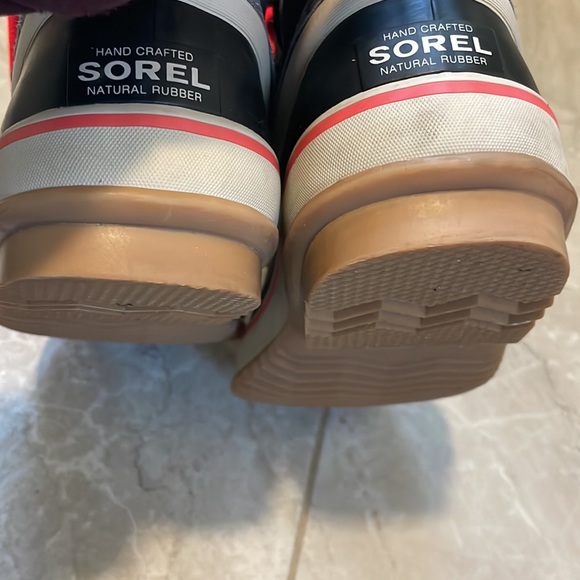 Sorel Winter Boots - Picture 9 of 9